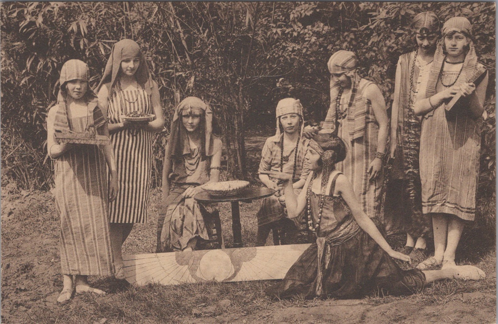 /Belgium/Places/BE_People_1900-1961_Traditional Gathering with Ritual Attire.jpg